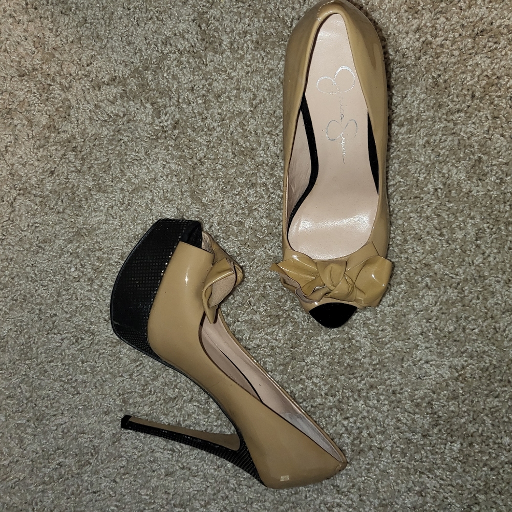 5.5 Jessica Simpson Heels